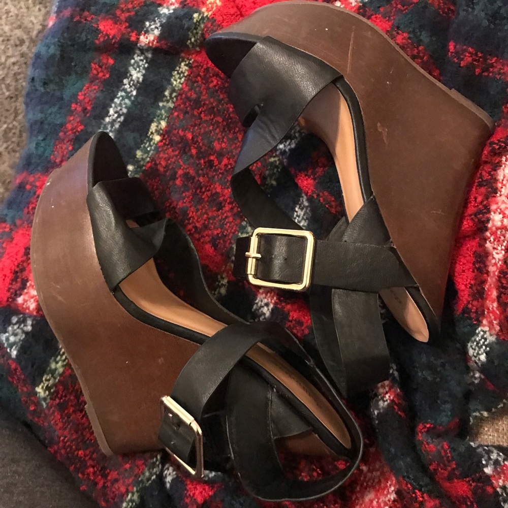Shoes - Picture 2 of 3